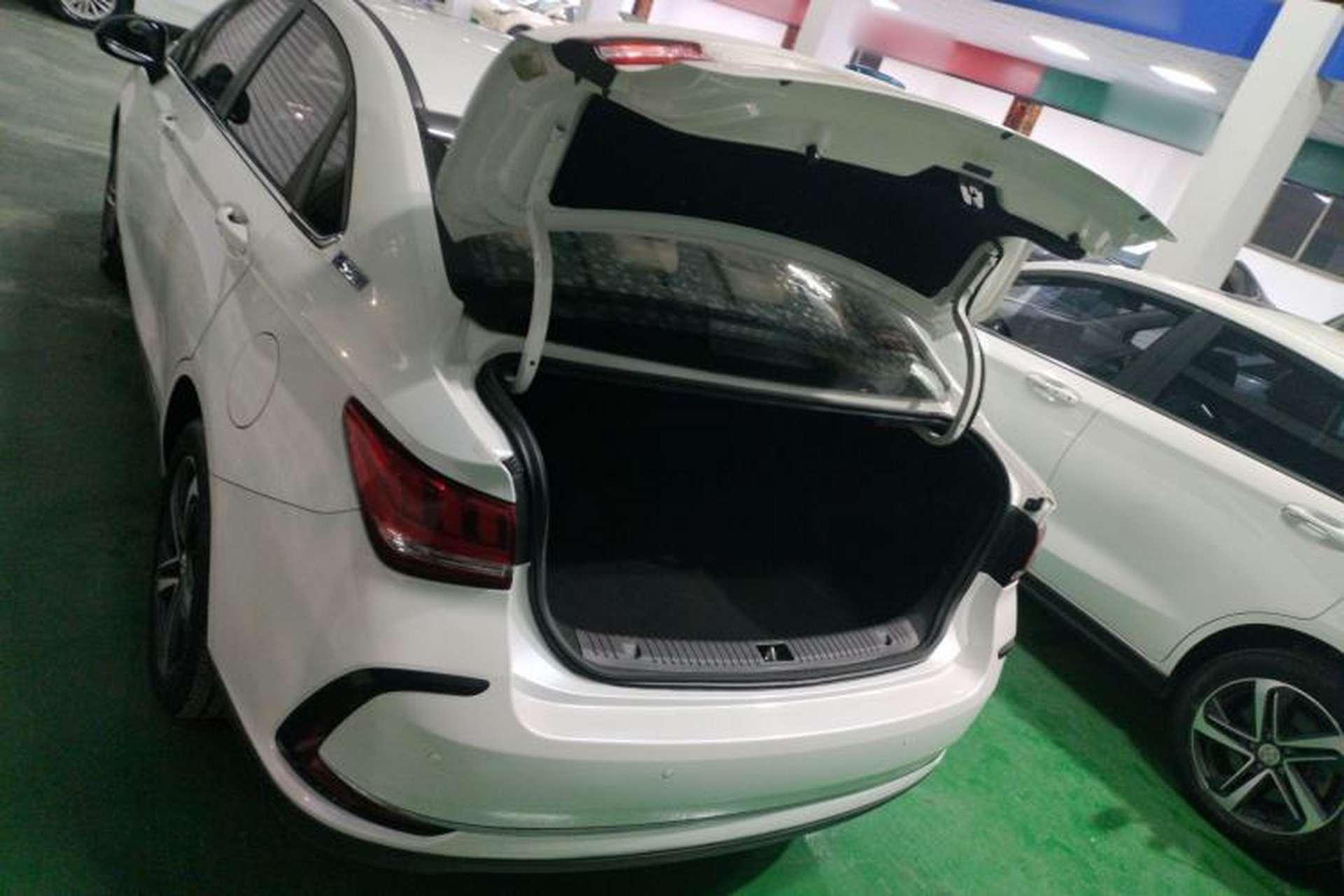 Used BAIC Beijing EU5 2018 R550 Smart Trend Edition Trunk