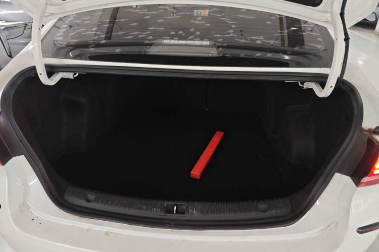 Used BAIC Beijing EU5 2018 R500 Smart Wind Edition Trunk