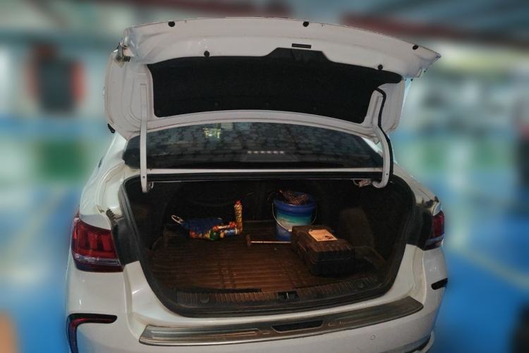 Used BAIC Beijing EU5 2018 R500 Smart Wind Edition Trunk