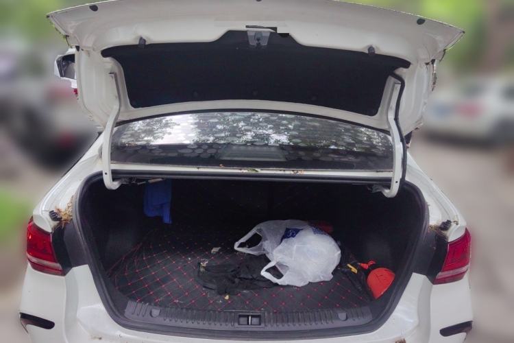 Used BAIC Beijing EU5 2018 R500 Smart Wind Edition Trunk