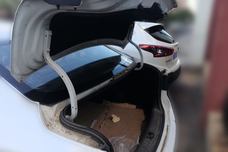 Used BAIC Beijing EU5 2018 R500 Smart Wind Edition Trunk