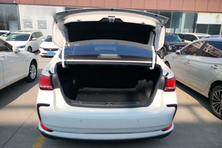Used BAIC Beijing EU5 2018 R550 Smart Trend Edition Trunk