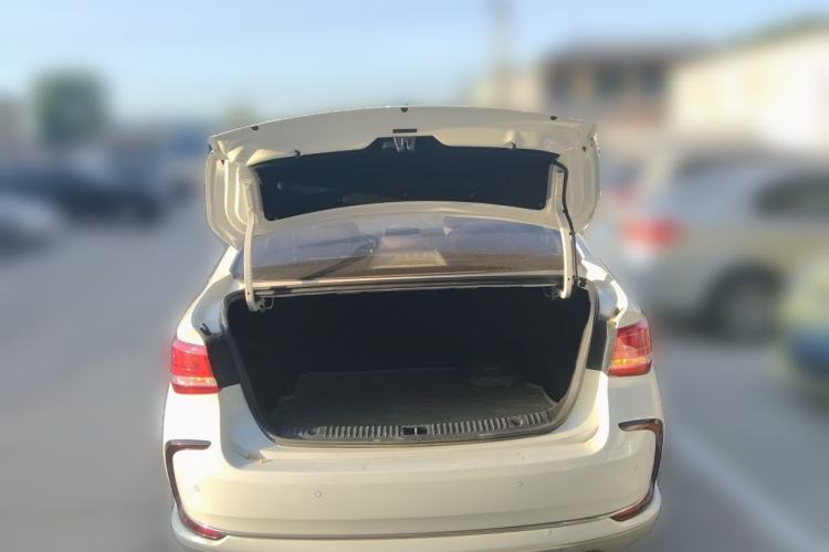 Used BAIC Beijing EU5 2018 R500 Smart Wind Edition Trunk