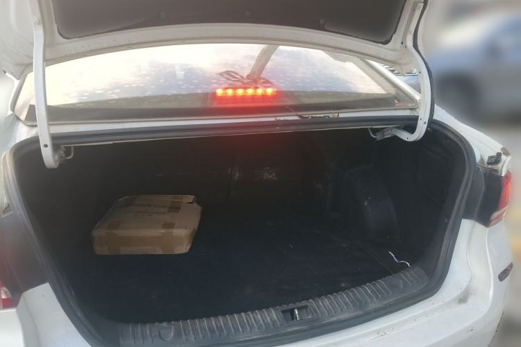 Used BAIC Beijing EU5 2018 R500 Smart Wind Edition Trunk