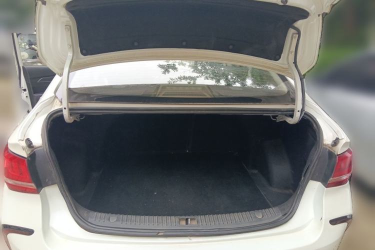 Used BAIC Beijing EU5 2018 R500 Smart Wind Edition Trunk