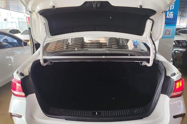 Used BAIC Beijing EU5 2018 R500 Smart Wind Edition Trunk