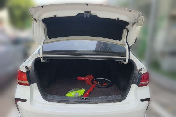 Used BAIC Beijing EU5 2018 R500 Smart Wind Edition Trunk