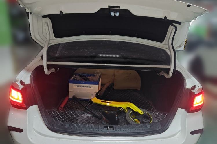 Used BAIC Beijing EU5 2018 R500 Smart Wind Edition Trunk