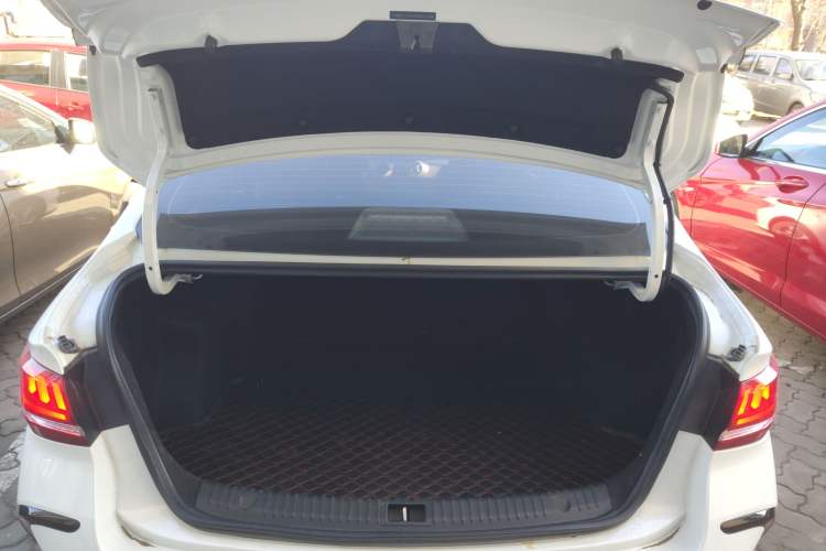 Used BAIC Beijing EU5 2018 R550 Smart Trend Edition Trunk