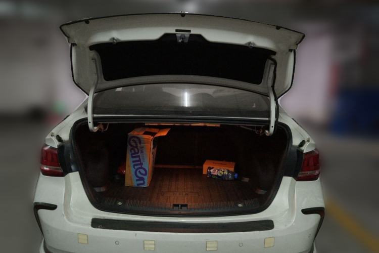 Used BAIC Beijing EU5 2018 R500 Smart Wind Edition Trunk