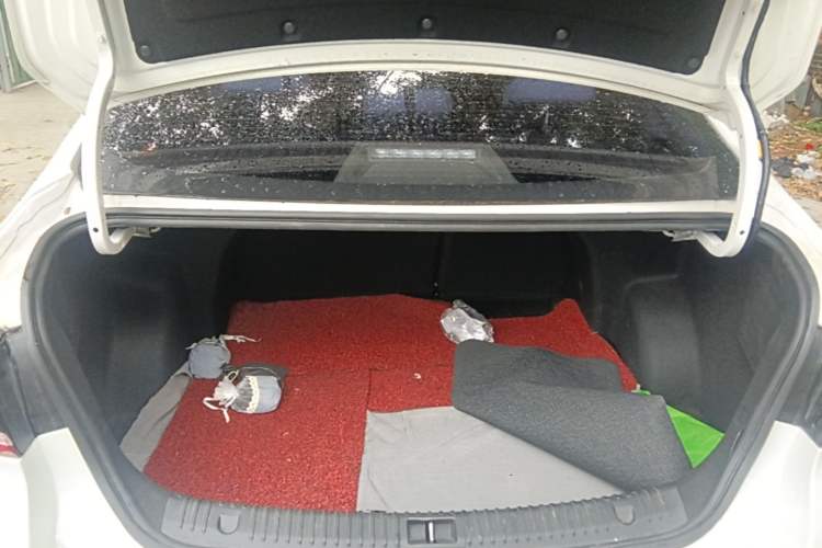 Used BAIC Beijing EU5 2018 R500 Smart Wind Edition Trunk