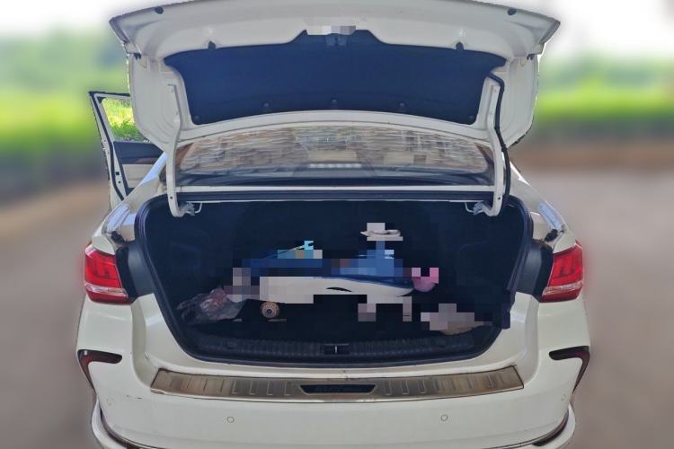 Used BAIC Beijing EU5 2018 R500 Smart Wind Edition Trunk