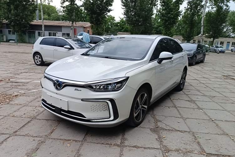 Used BAIC Beijing EU5 2018 R500 Smart Wind Edition Guazi used car, China used car export, Used car for sale, Used cars, Cheapest cars for sale