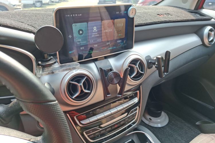 Used BAIC Beijing EU5 2019 R600 Smart Fashion Edition Audio And AC Panel