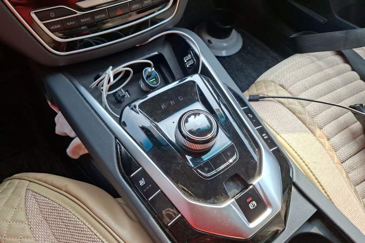 Used BAIC Beijing EU5 2019 R600 Smart Fashion Edition Gear Lever