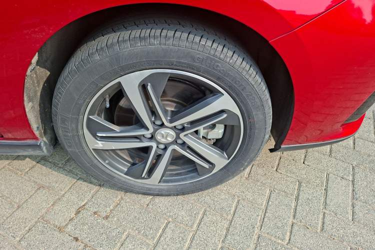 Used BAIC Beijing EU5 2019 R600 Smart Fashion Edition Right Front Wheel Hub