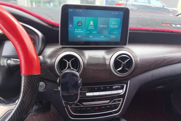 Used BAIC Beijing EU5 2019 R500 Smart Wind Edition Audio And AC Panel