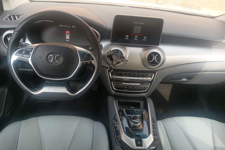 Used BAIC Beijing EU5 2019 R600 Smart Fashion Edition Center Console