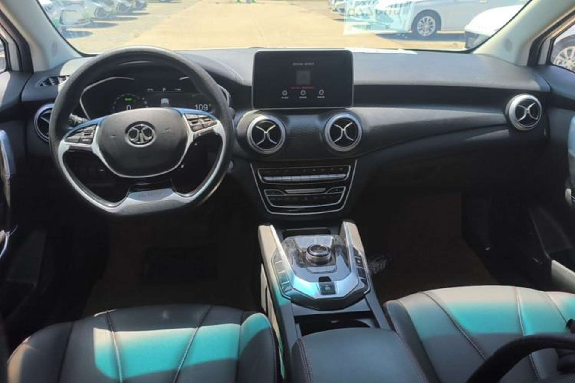 Used BAIC Beijing EU5 2019 R500 Smart Wind Edition Center Console