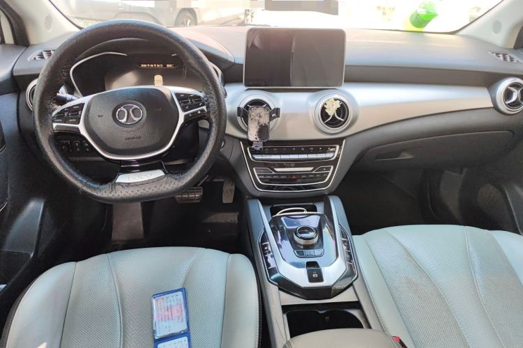 Used BAIC Beijing EU5 2019 R600 Smart Fashion Edition Center Console