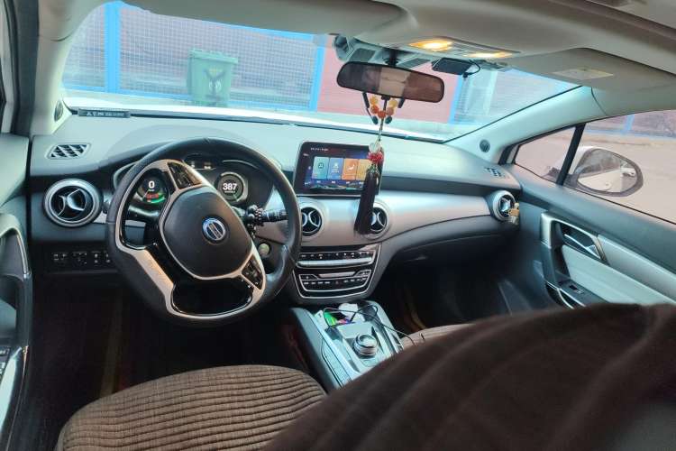Used BAIC Beijing EU5 2019 R600 Smart Fashion Edition Center Console