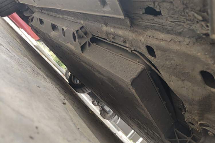 Used BAIC Beijing EU5 2019 R600 Smart Fashion Edition Chassis Front Right