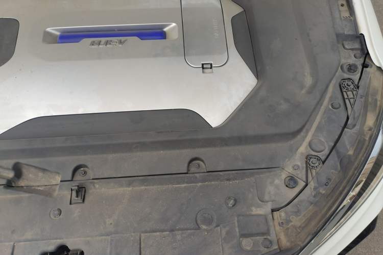 Used BAIC Beijing EU5 2019 R500 Smart Wind Edition Engine Bay Left