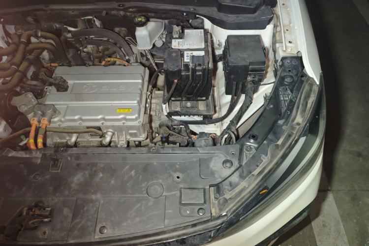 Used BAIC Beijing EU5 2019 R500 Smart Wind Edition Engine Bay Left