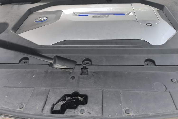 Used BAIC Beijing EU5 2019 R500 Smart Wind Edition Engine Bay
