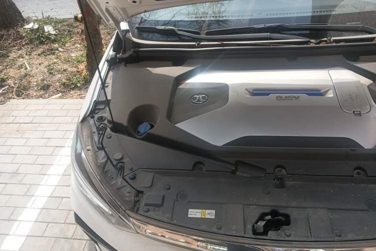 Used BAIC Beijing EU5 2019 R600 Smart Fashion Edition Engine Bay Right