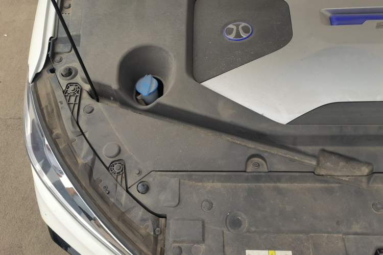 Used BAIC Beijing EU5 2019 R500 Smart Wind Edition Engine Bay Right