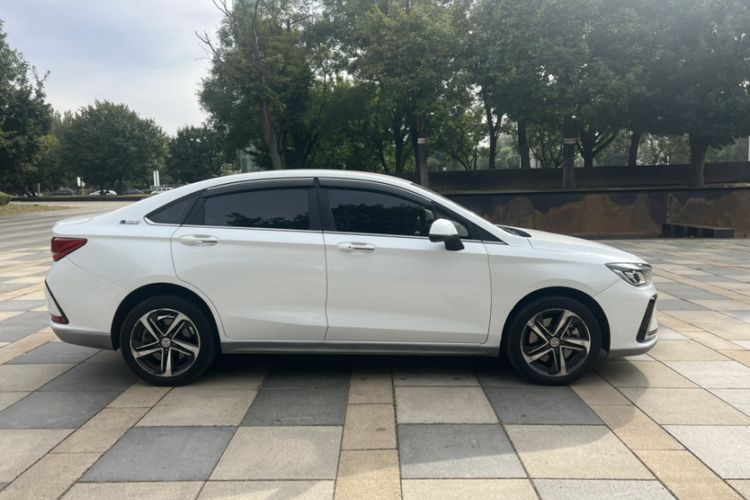 Used BAIC Beijing EU5 2019 R500 Smart Edition Exterior 3