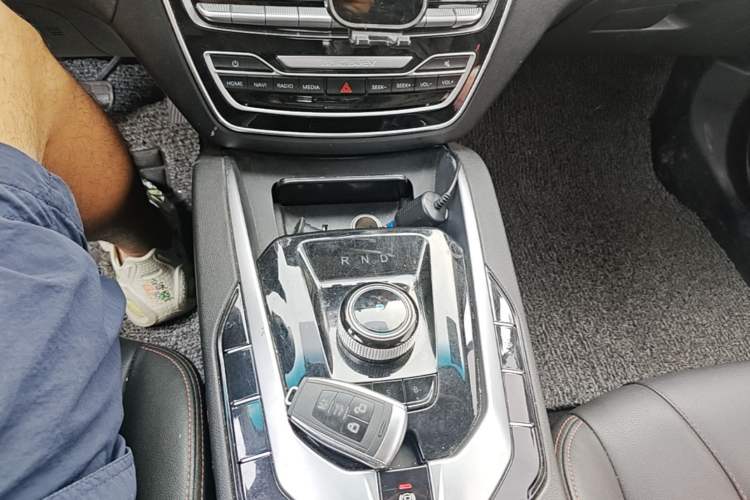 Used BAIC Beijing EU5 2019 R500 Smart Wind Edition Gear Lever