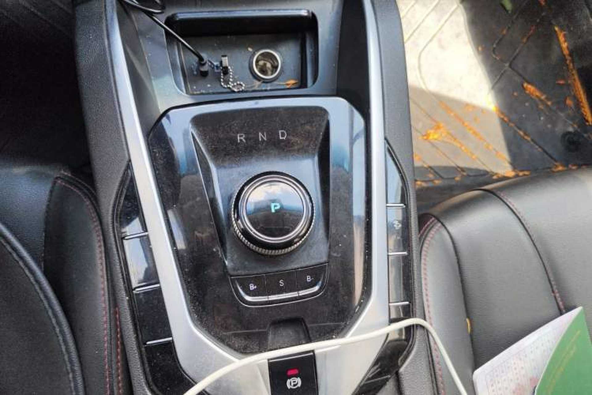 Used BAIC Beijing EU5 2019 R500 Smart Wind Edition Gear Lever