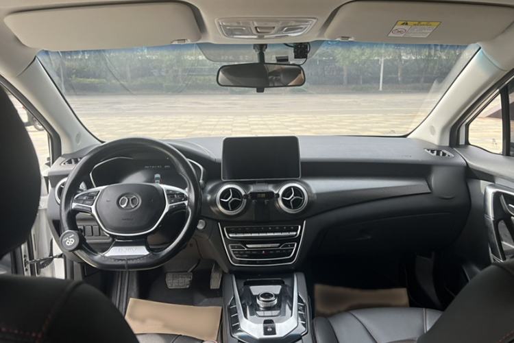 Used BAIC Beijing EU5 2019 R500 Smart Edition Interior 2