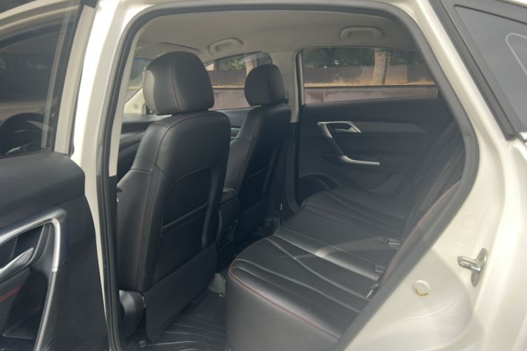 Used BAIC Beijing EU5 2019 R500 Smart Edition Interior 4