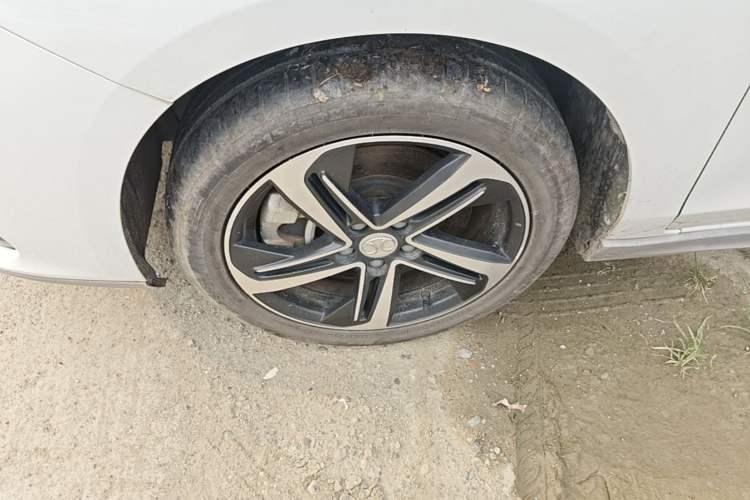 Used BAIC Beijing EU5 2019 R500 Smart Wind Edition Left Front Wheel Hub