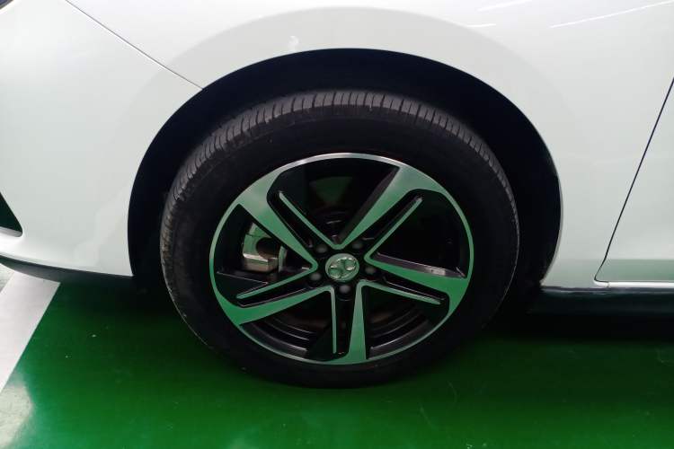 Used BAIC Beijing EU5 2019 R500 Smart Wind Edition Left Front Wheel Hub