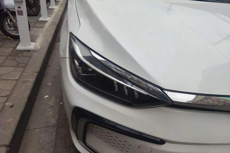 Used BAIC Beijing EU5 2019 R500 Smart Wind Edition Right Front Headlight