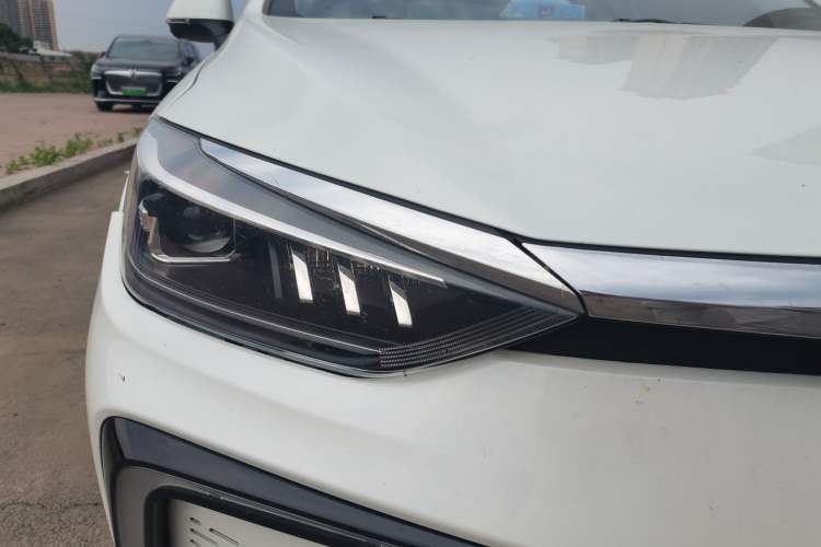 Used BAIC Beijing EU5 2019 R500 Smart Wind Edition Right Front Headlight