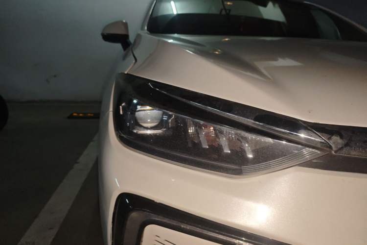 Used BAIC Beijing EU5 2019 R500 Smart Wind Edition Right Front Headlight