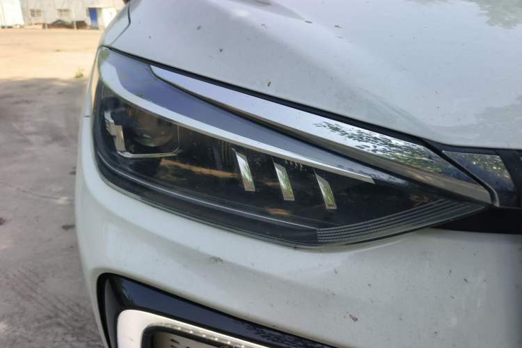Used BAIC Beijing EU5 2019 R500 Smart Wind Edition Right Front Headlight
