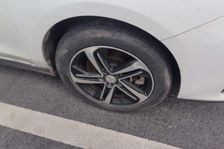 Used BAIC Beijing EU5 2019 R500 Smart Wind Edition Right Front Wheel Hub