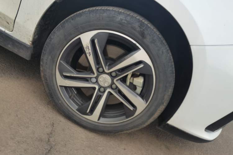 Used BAIC Beijing EU5 2019 R500 Smart Wind Edition Right Front Wheel Hub