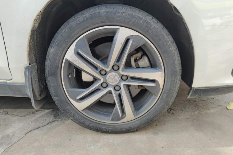 Used BAIC Beijing EU5 2019 R600 Smart Fashion Edition Right Front Wheel Hub
