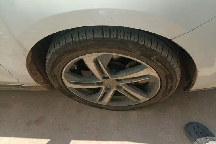 Used BAIC Beijing EU5 2019 R500 Smart Wind Edition Right Front Wheel Hub