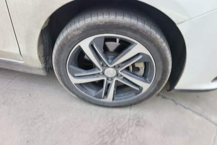 Used BAIC Beijing EU5 2019 R500 Smart Wind Edition Right Front Wheel Hub