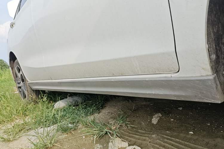 Used BAIC Beijing EU5 2019 R500 Smart Wind Edition Right Side Sill