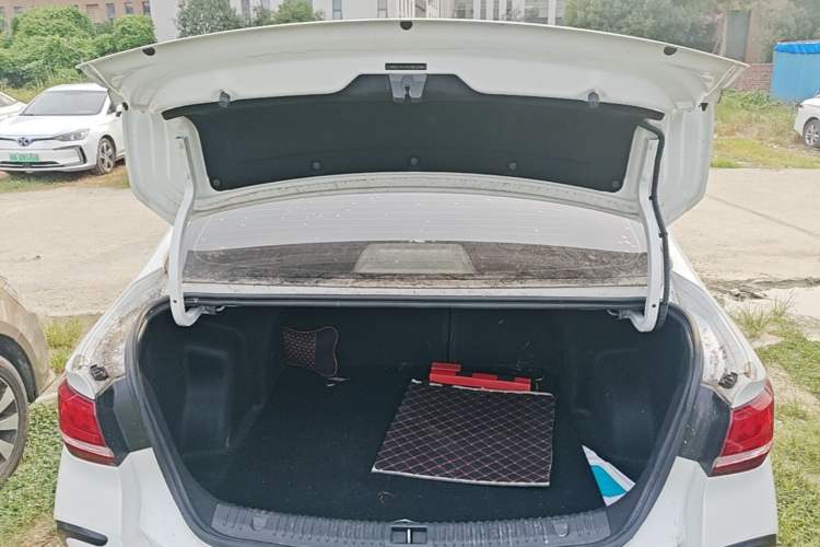 Used BAIC Beijing EU5 2019 R500 Smart Wind Edition Trunk