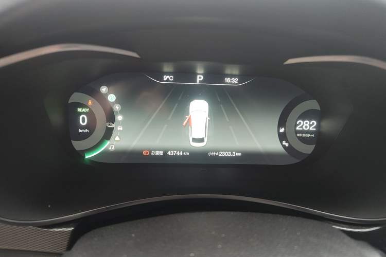 Used BAIC Beijing EU5 2020 R600 Smart Fashion Edition Odometer Close Up